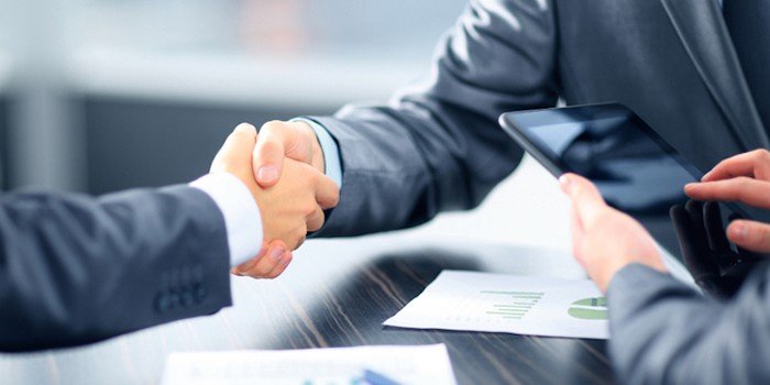 12 pontos-chave que deve saber para assinar um contrato de intermediário de negócios