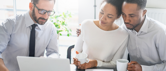 Como os advogados podem gerenciar contratos para os advogados?